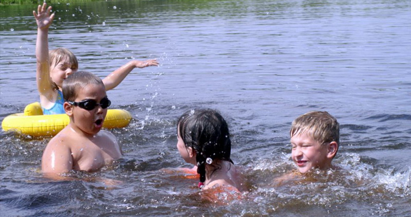 С начала купального сезона в России утонули около 900 человек